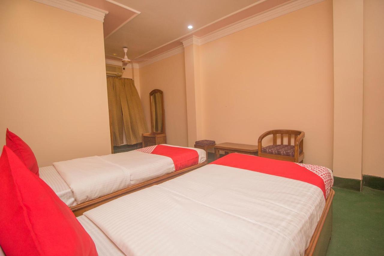 Oyo 48133 Hotel Payel Māldah Extérieur photo