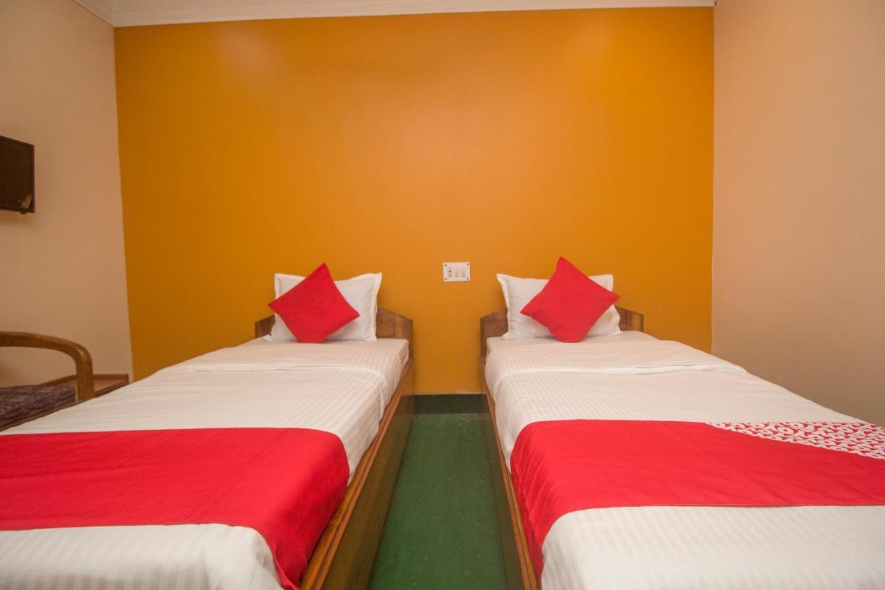 Oyo 48133 Hotel Payel Māldah Extérieur photo