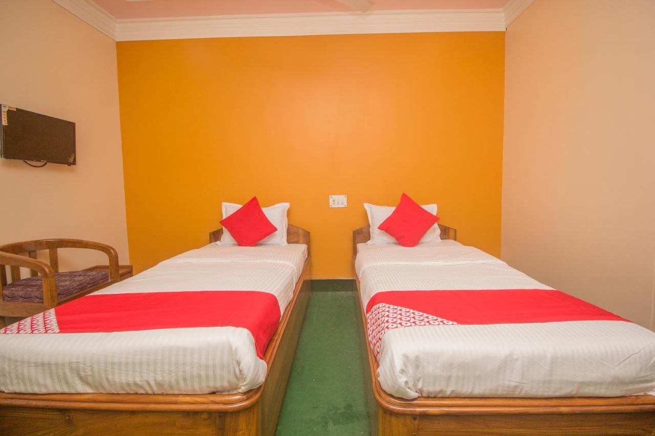 Oyo 48133 Hotel Payel Māldah Extérieur photo
