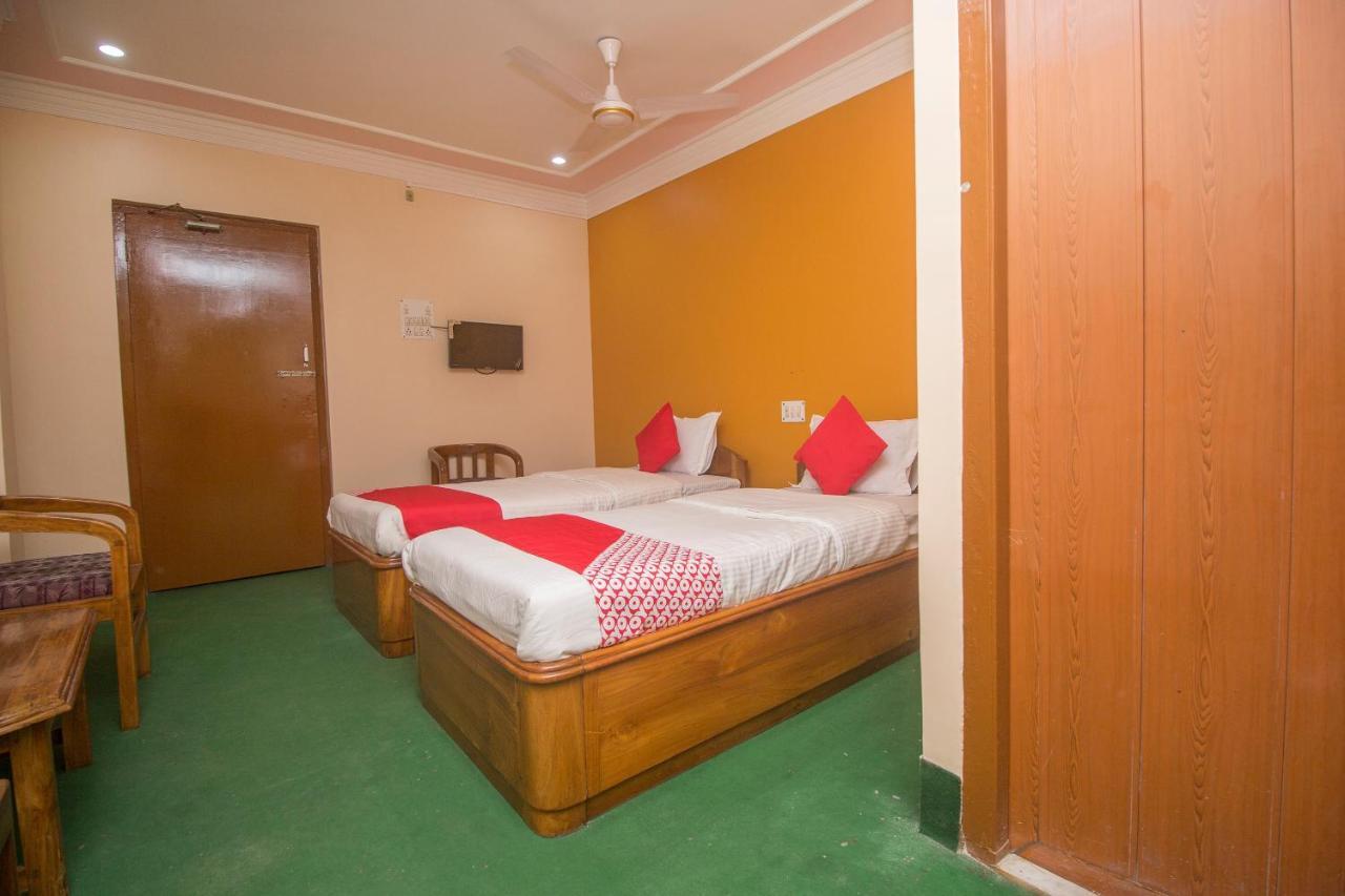 Oyo 48133 Hotel Payel Māldah Extérieur photo