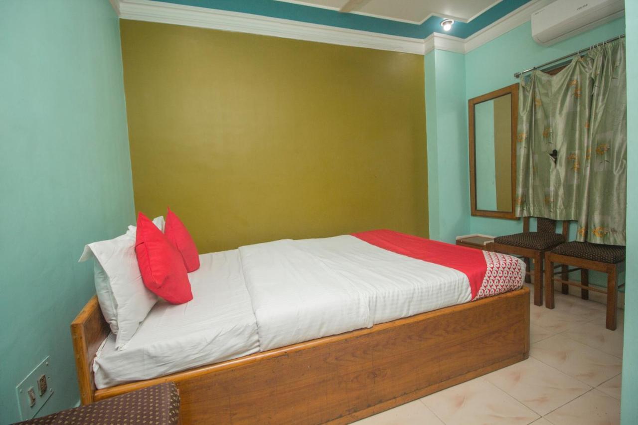 Oyo 48133 Hotel Payel Māldah Extérieur photo