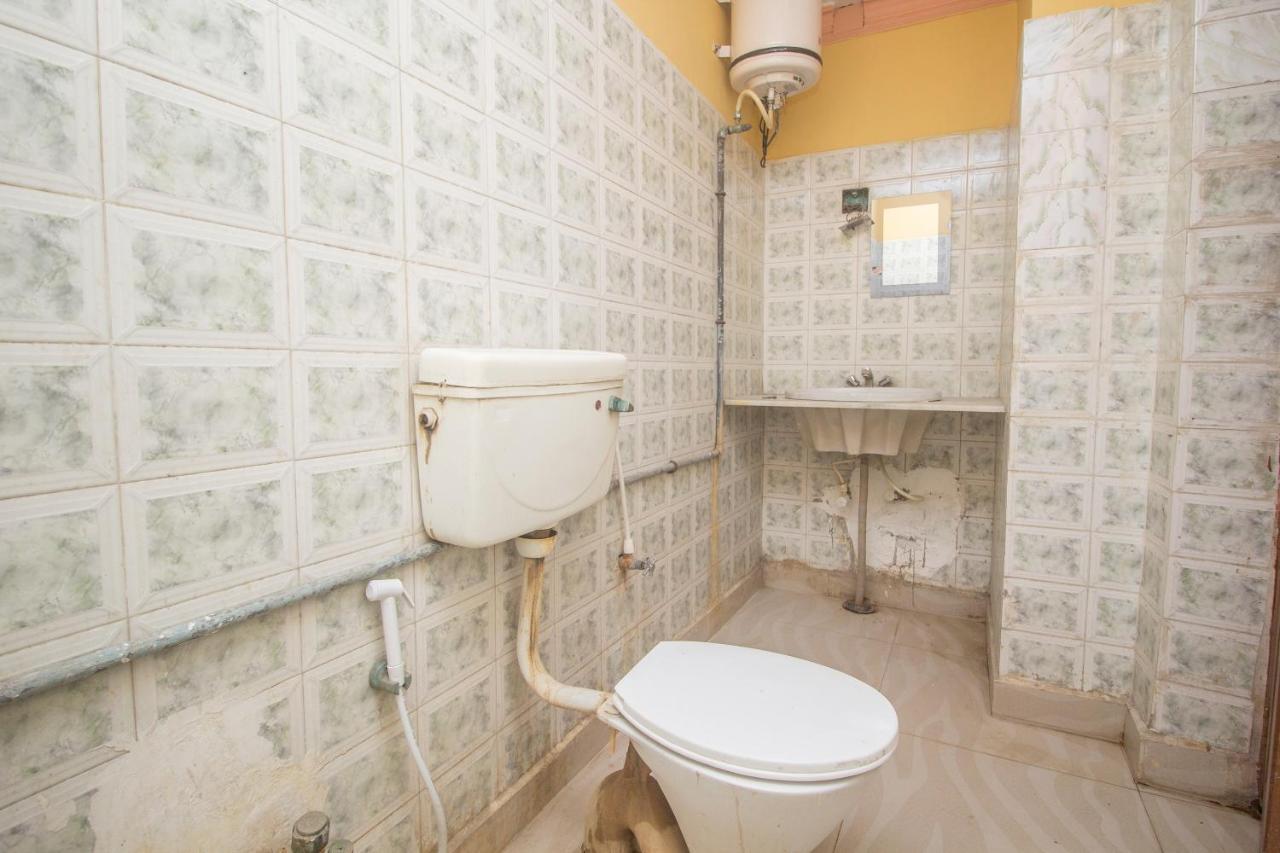 Oyo 48133 Hotel Payel Māldah Extérieur photo