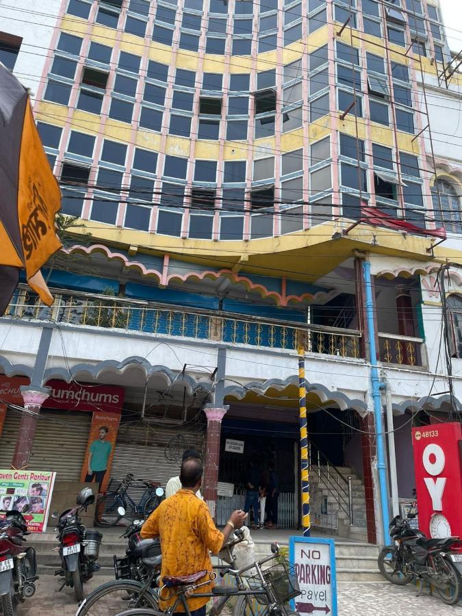 Oyo 48133 Hotel Payel Māldah Extérieur photo