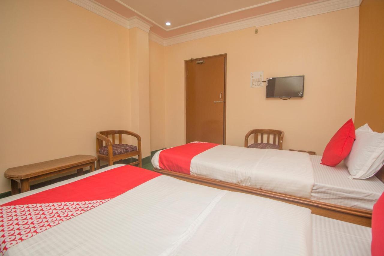 Oyo 48133 Hotel Payel Māldah Extérieur photo