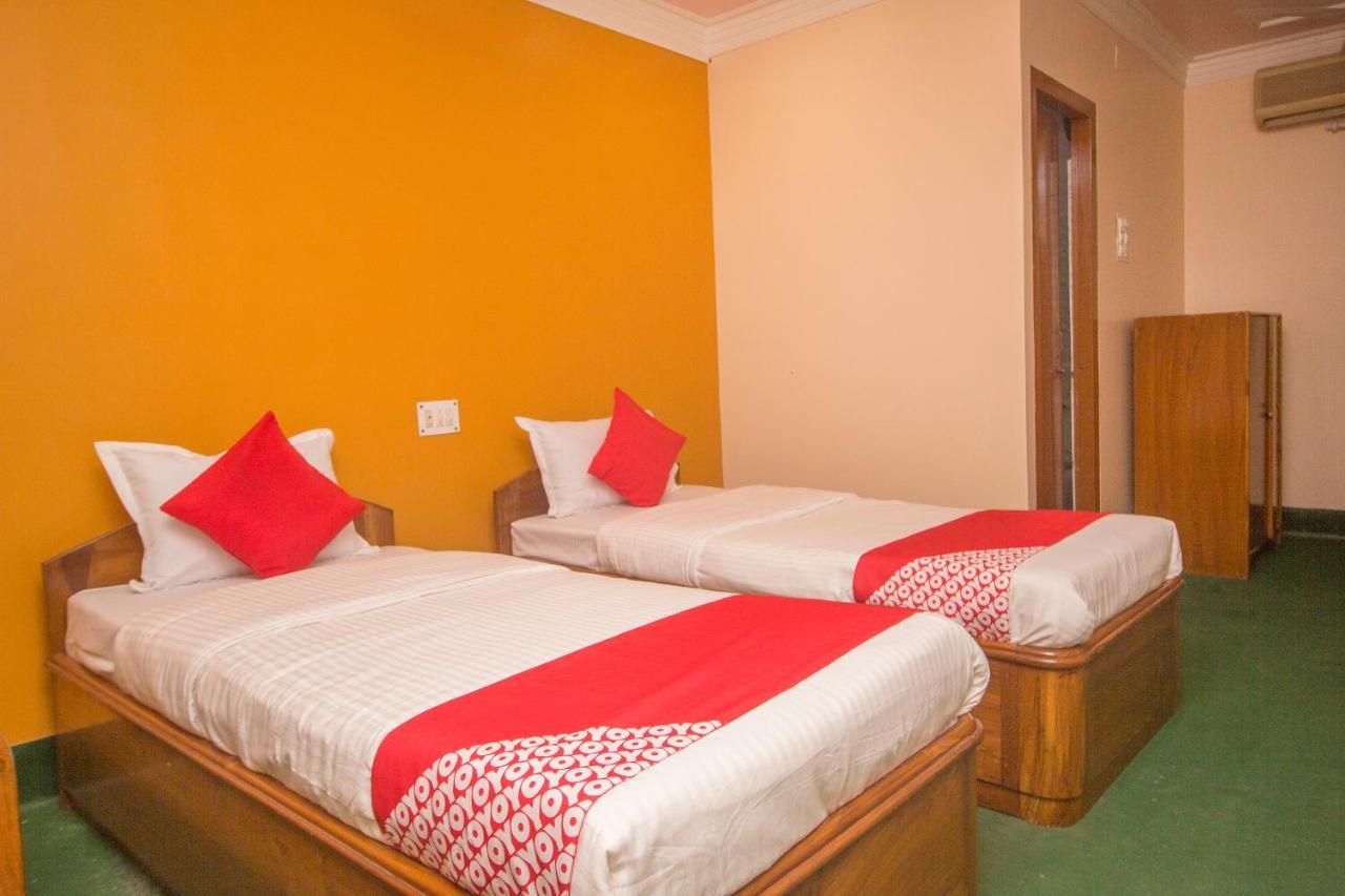 Oyo 48133 Hotel Payel Māldah Extérieur photo