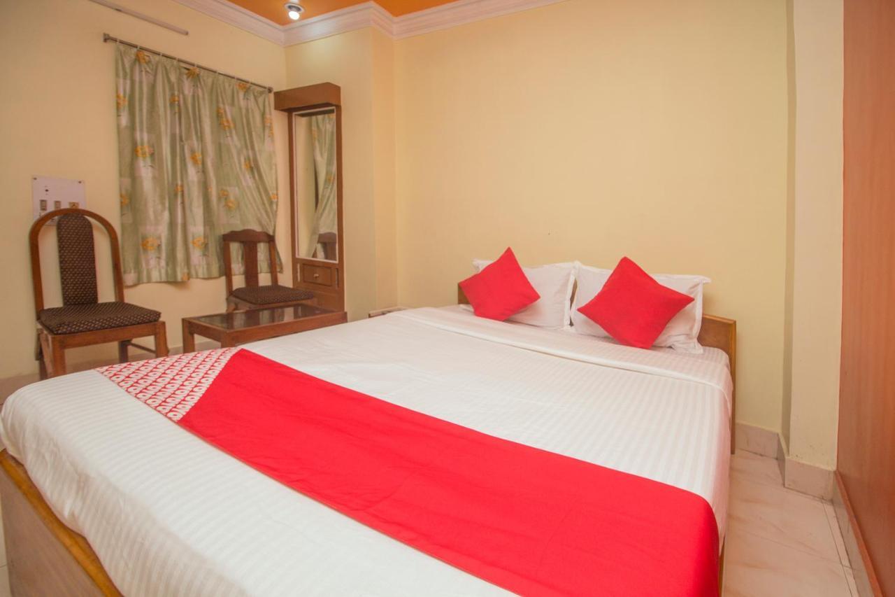 Oyo 48133 Hotel Payel Māldah Extérieur photo